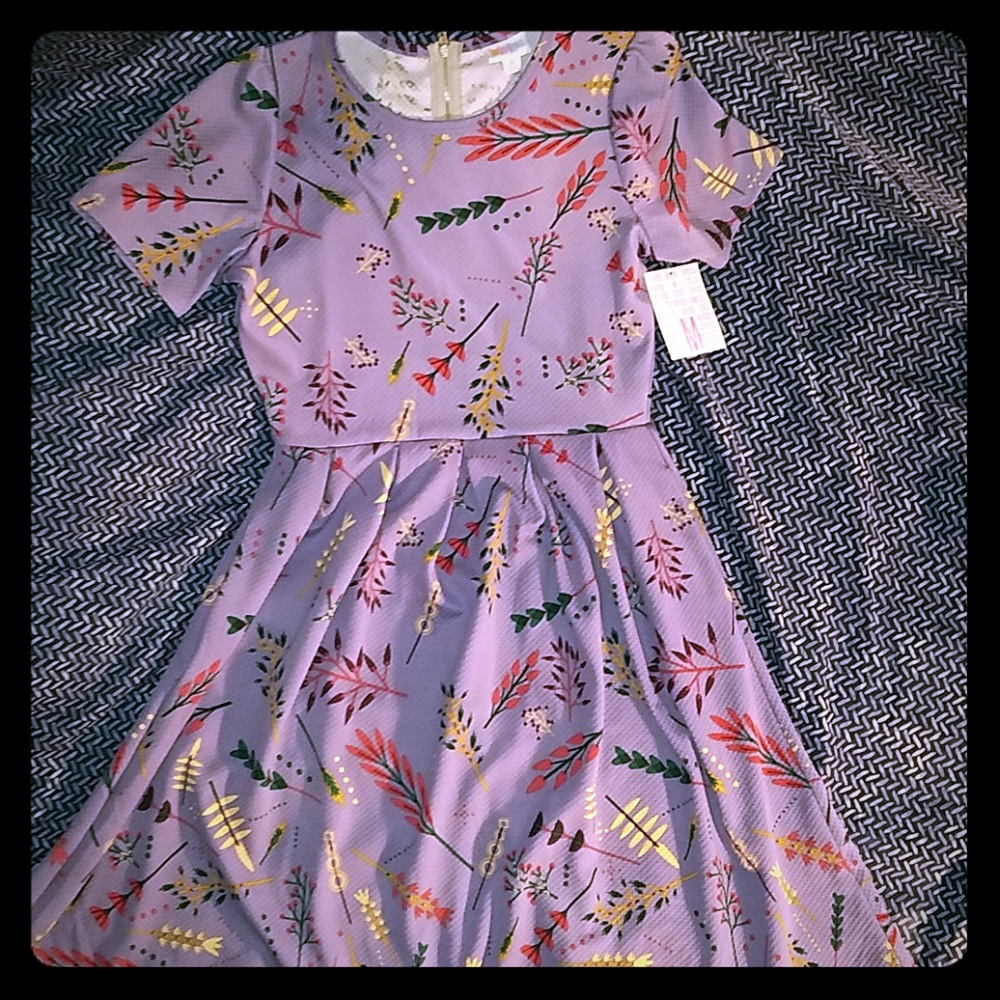 NWT LULAROE M AMELIA purple with flowers.